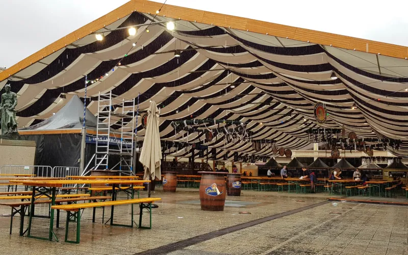 Decoración en Madera realizada para la Oktober-Fest Barcelona 